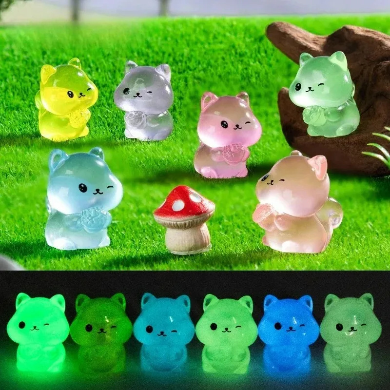 0Pcs Creative Resin Luminous Squirrel Miniatures Cute Tiny Figurines Desktop Car Home Decor Ornaments Gift