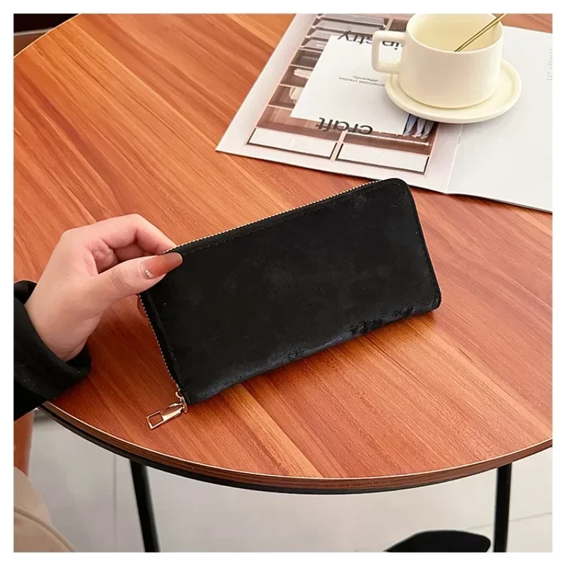 

Exquisite Long Corduroy Wallets Solid Zipper Card Holder Note Compartment 2024 Hot Sale Wallets Bags for Women Carteira Feminina