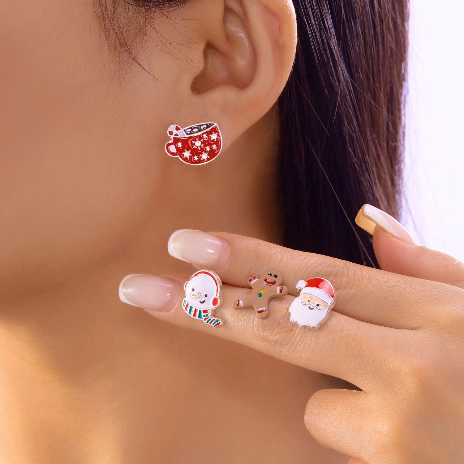 4 Pcs/Set Cartoon Christmas Gingerbread Santa Earrings Stud for Women Cute Xmas Tree Cane Elk Wreath Earrings Party Jewelry Gift