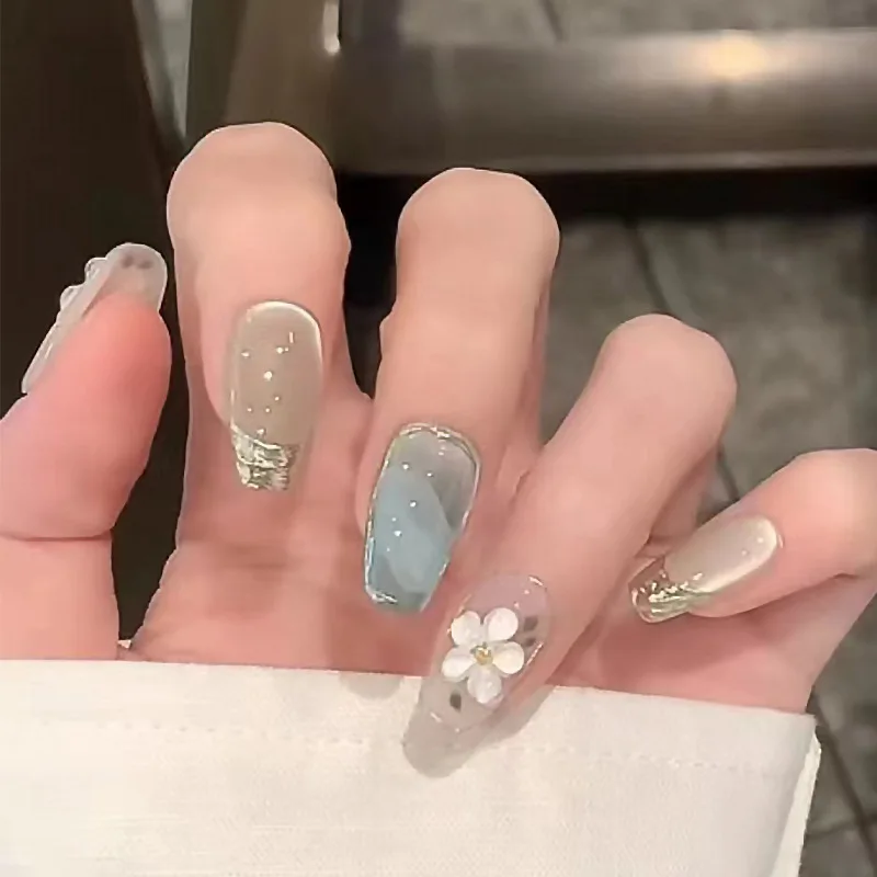24 Stück Romantische Y2k Stern Press On Nails Farbverlauf Blau Französischer Stil Gold Mond Designs Fake Nail Süße Mandel Falsche Nägel für Frauen