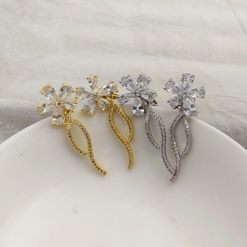 Fashion Cubic Zirconia Flower Clip on Earrings for Women Sparkling Exquisite Luxury Brides Ear Clip Jewelry Party Gift Wholesale