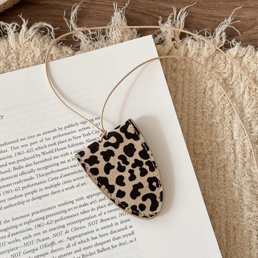 Leopard Print Eyeglasses Storage Bag Pu Leather Simple Design Hanging Neck Pouch Multifunctional Durable Glasses Clip Pendant