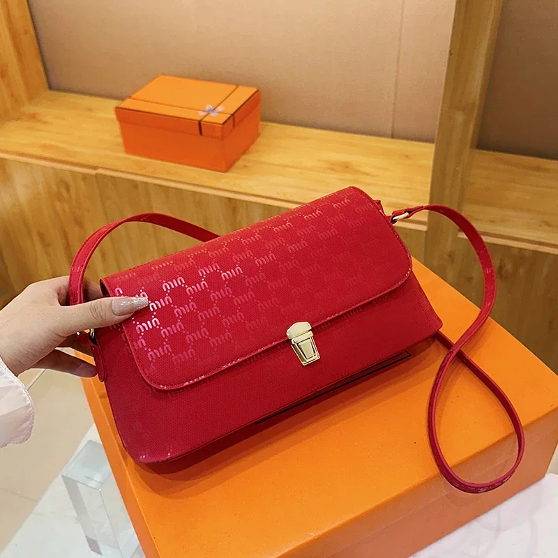 

Women's Leather Handbag Shoulder Style Popular Classic Elegant From Luxury Brand Famous Designer With Multiple Pockets