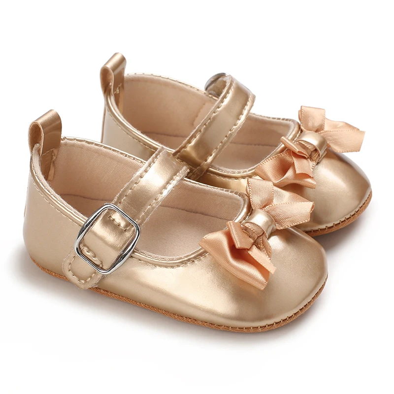 Calçado infantil Mary Jane de cor sólida com designs de arco e coração – Calçado de caminhada antiderrapante