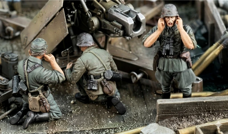 

1/35 Scale Die-Cast Resin Figure Model Kit German Gun Crew 3 Figures (No Flak) Unassembled and Unpainted