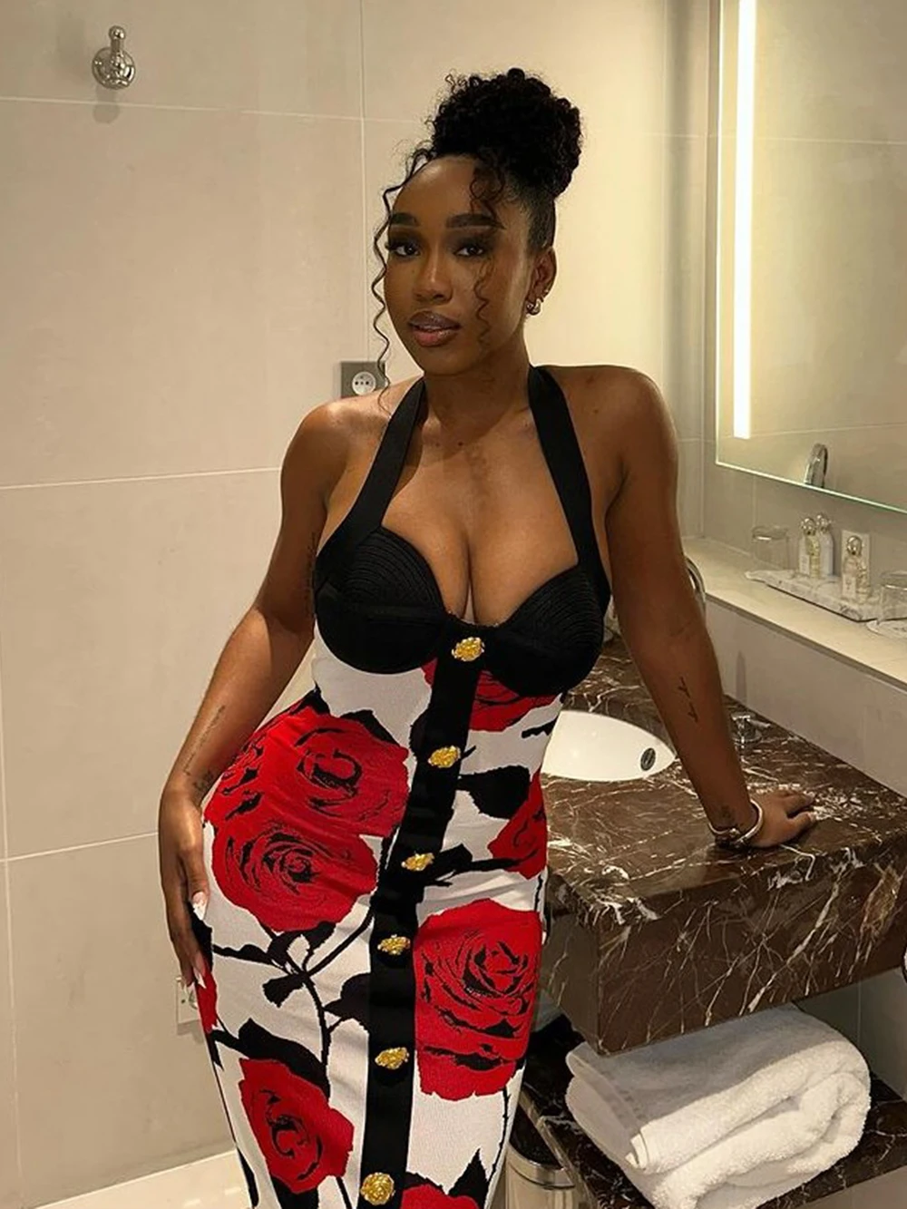 فستان Modphy 2025 النسائي الضيق من قماش الجاكار مثير بدون أكمام مع رسن بدون ظهر مطبوع عليه وردة فستان ميدي فيستدوس