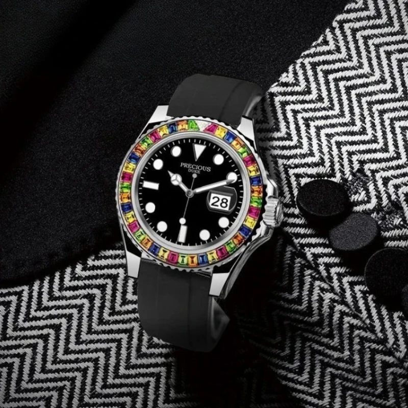 2025 ساعة رجالية فاخرة ملونة بإطار الماس سيليكون مقاوم للماء حزام كوارتز ساعة تقويم مضيئة للرجال