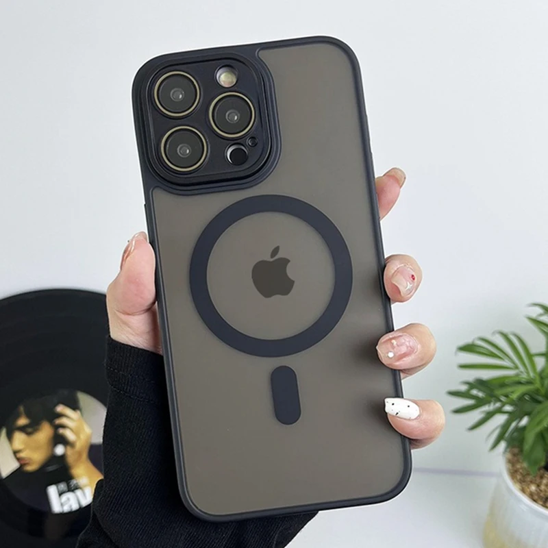 Рисунок 2 - Матовый полупрозрачный чехол для телефона iPhone 17
