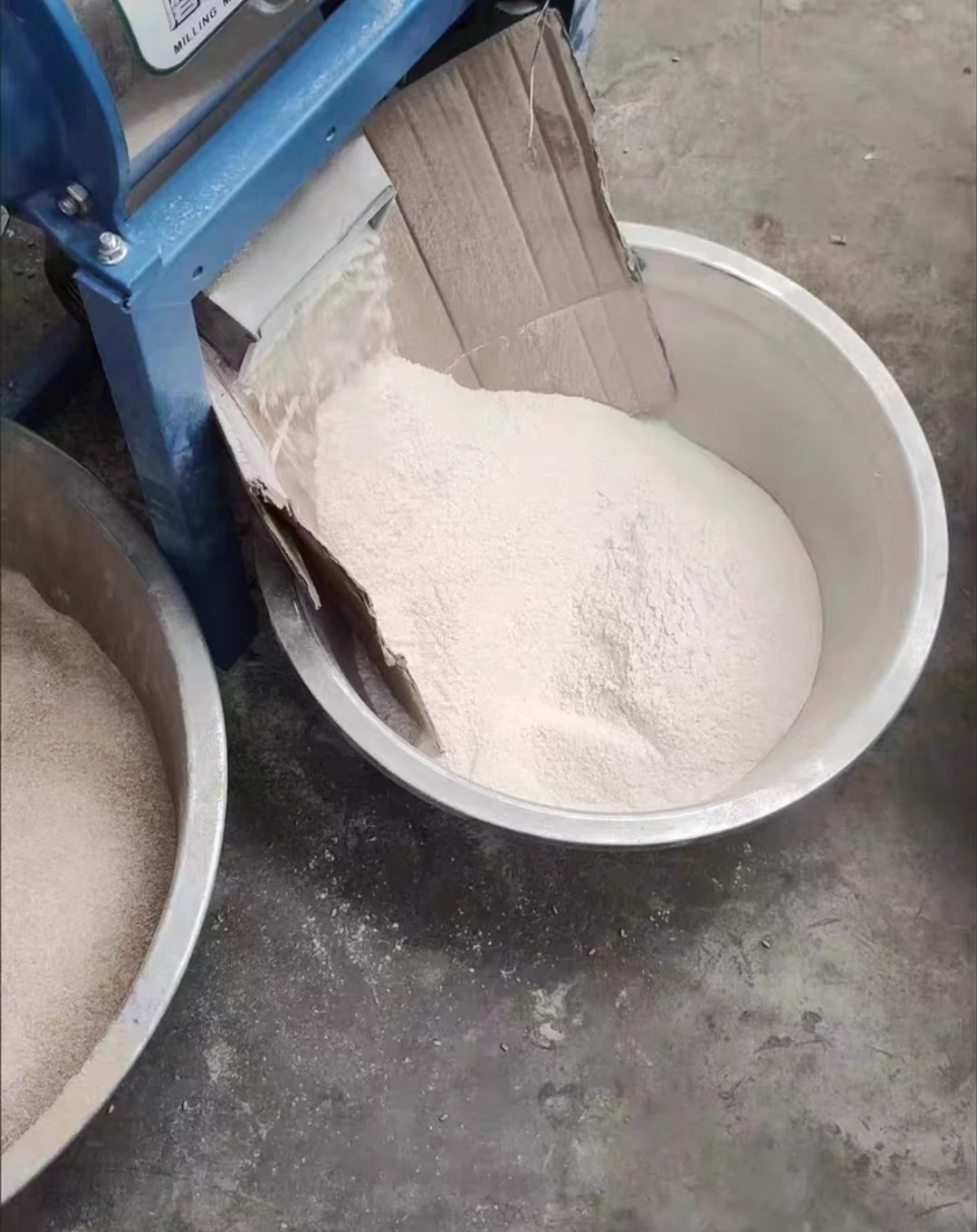 Mesin Penggiling Tepung & Jagung Otomatis 220V untuk Penggunaan Rumah Tangga, Peralatan Pengolah Biji-bijian, Penggiling Tepung Kering dan Basah