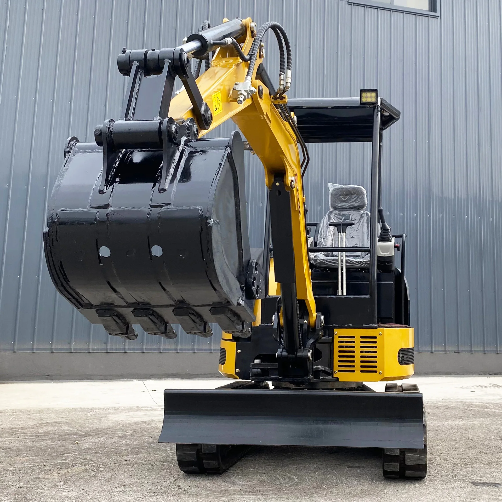 High Power Hydraulic Crawler Excavator For Sale Home Bagger Mini Digger 1Ton 2Ton 3T Price Customized  Home Excavator