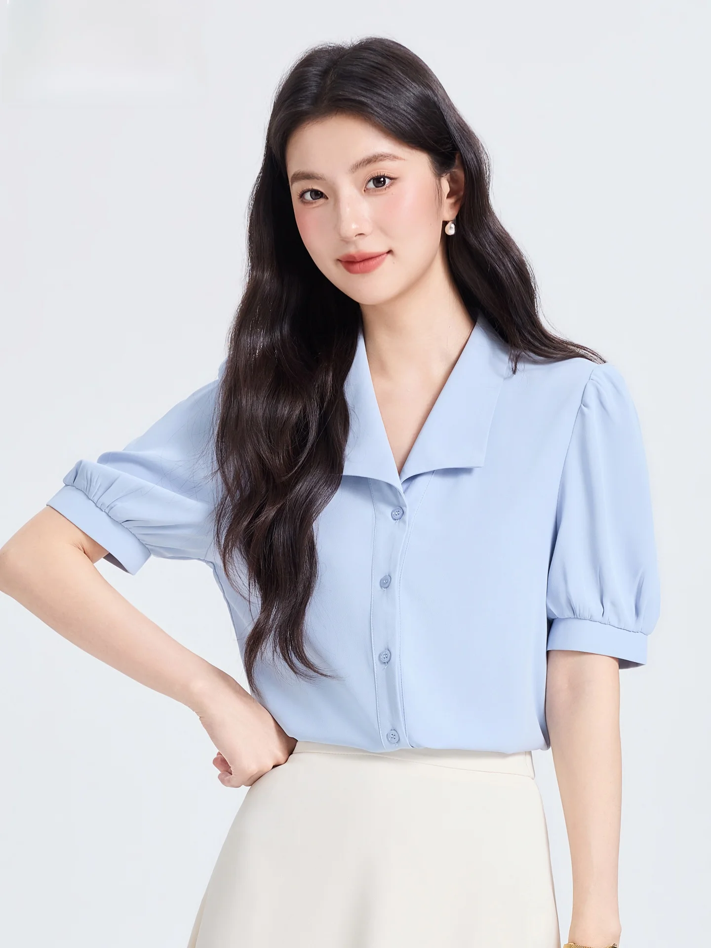 

Светло-голубая женская летняя рубашка в студенческом стиле с коротким рукавом из шифона для работы, поездок на работу, собеседований, офиса, делового стиля, без воротника