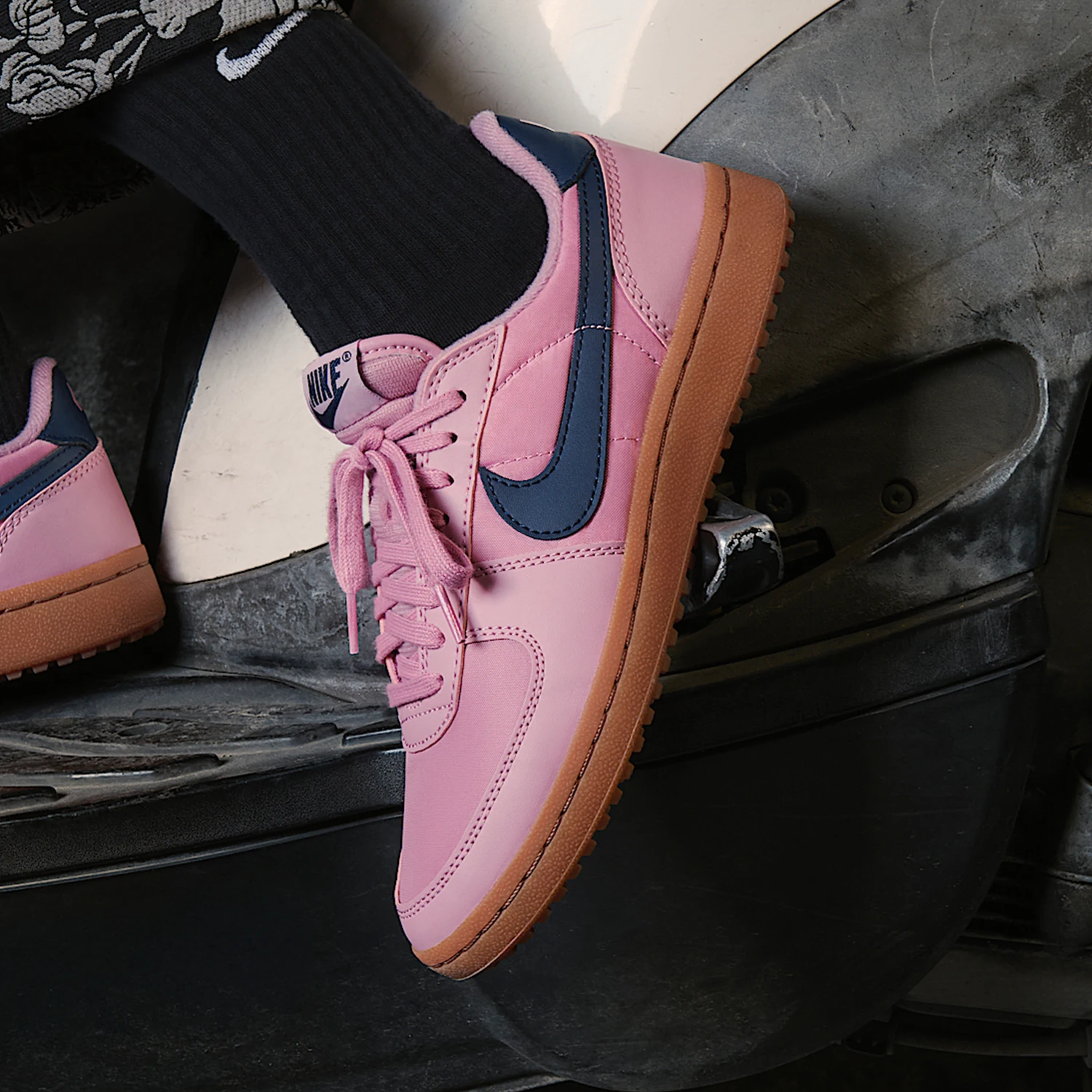 

Nike Authentic 2025 Spring New Women's Fashion Lace-Up Lightweight Sneakers FZ5593-600