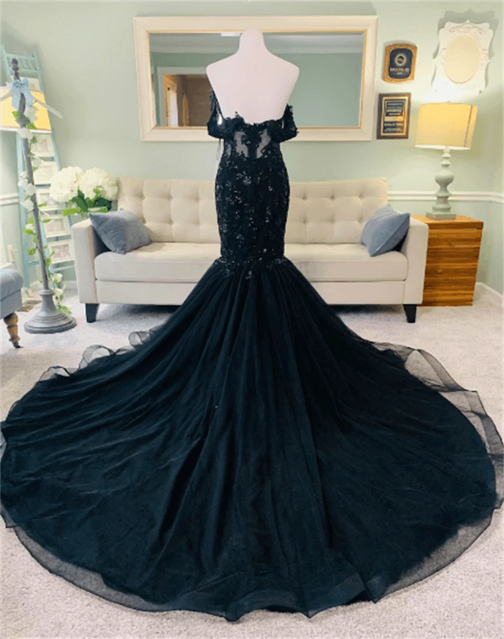 Elegant Black Mermaid Prom Dresses Sexy See Through Applique Off Shoulder Lace Gothic Evening Party Gown Dresses Customized