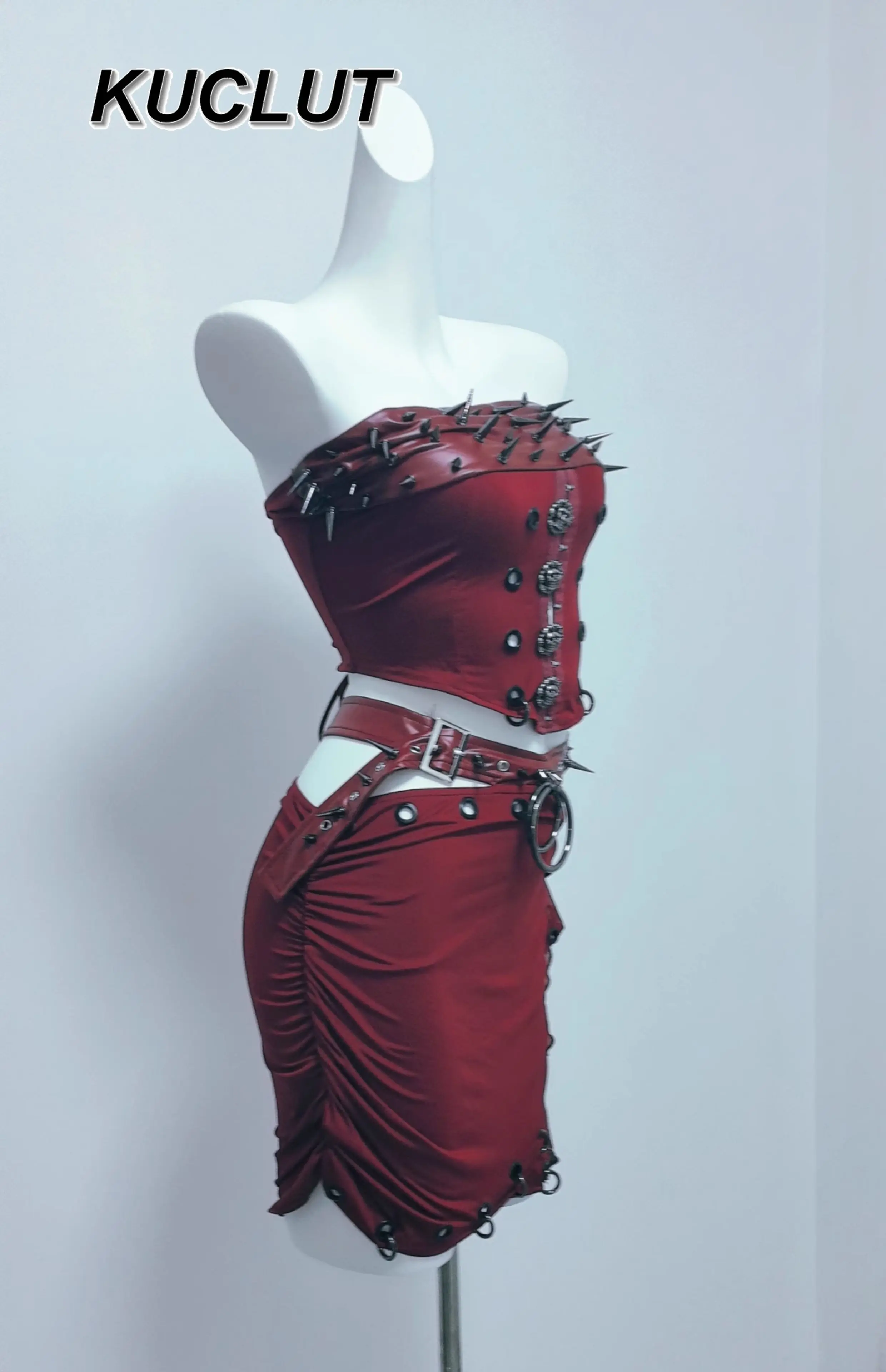 

Lady Top Y2k Punk Nightclub Style Girl Back Vest Goth Rivet Summer Tube Tops Fashion Sexy Women's Intimates 2025 New