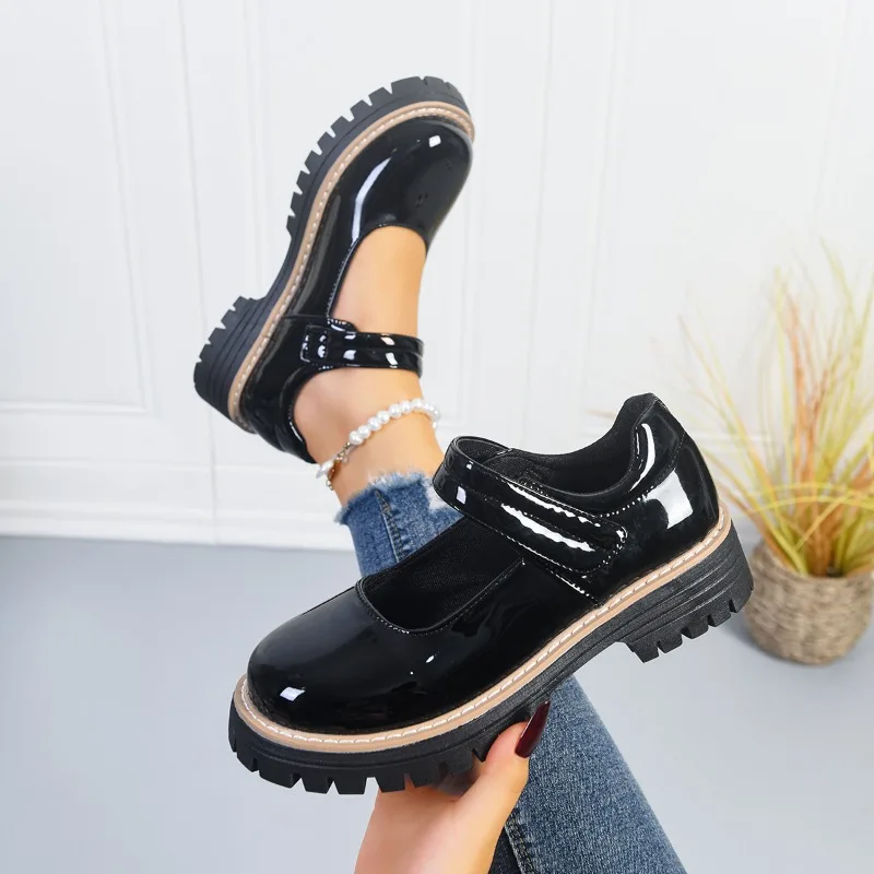 새로운 통기성 미드 힐 얕은 입구 신발 여성용 스퀘어 힐 로퍼 패션 라운드 토 봄 가을 여성용 단화