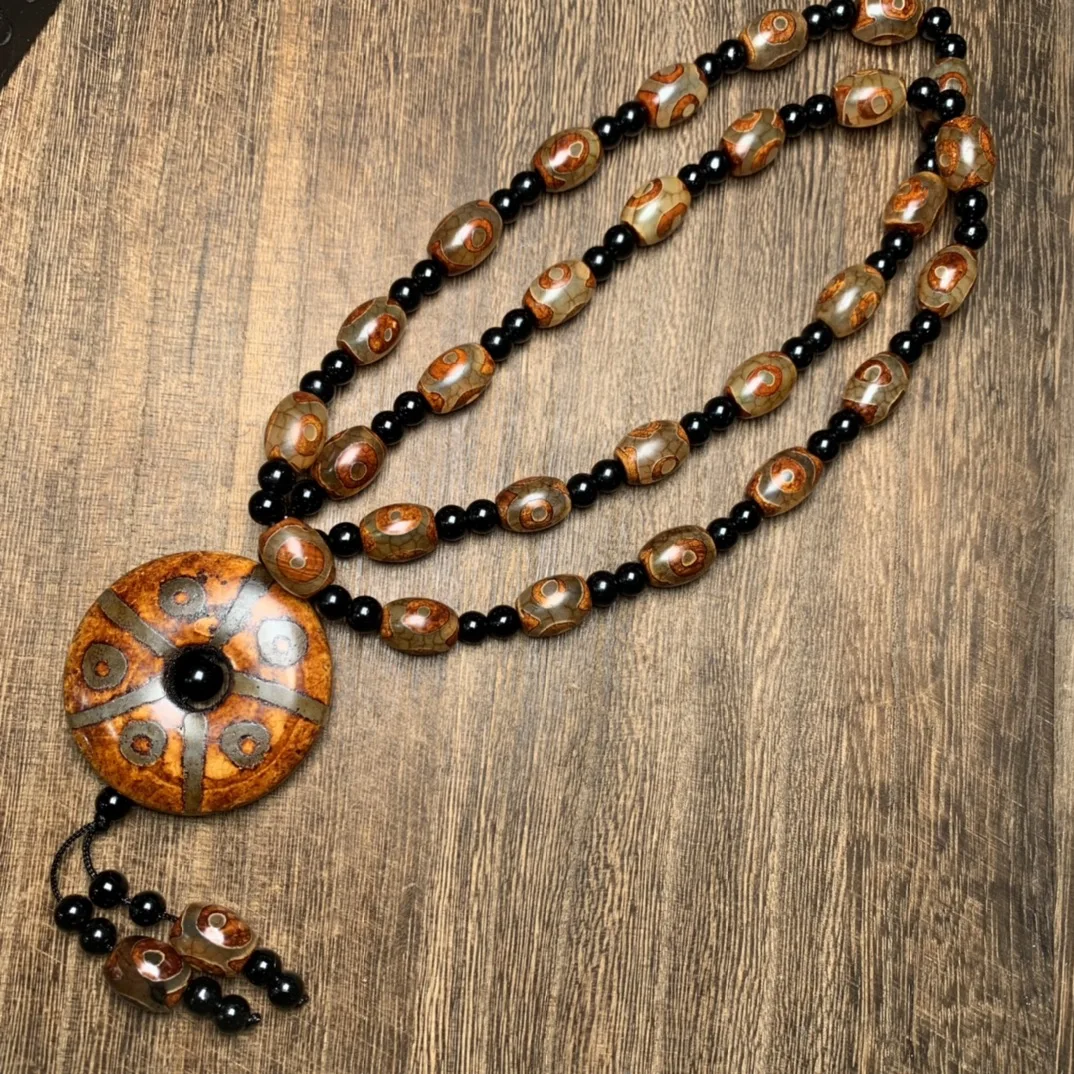 Chinese boutique old agate three eyes day beads ➕ ten eyes peace buckle day beads necklace