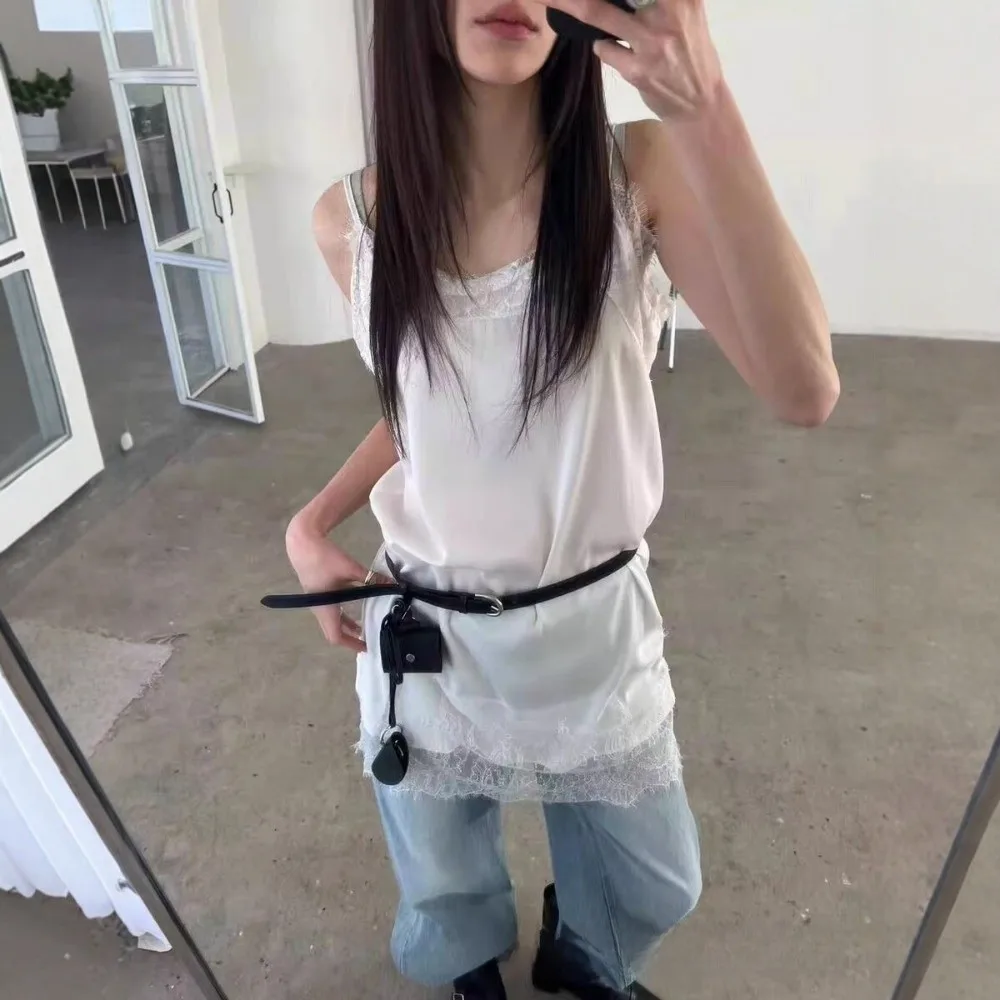 Stylingový návrh dámského koženého pásku s peněženkou