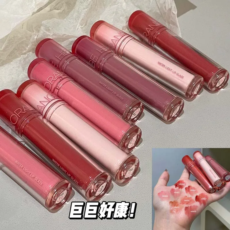 Radiant Water-Glow Lip Lacquer. Smooth texture, glides easily on lips. Creates juicy glass shine, brightens complexion.