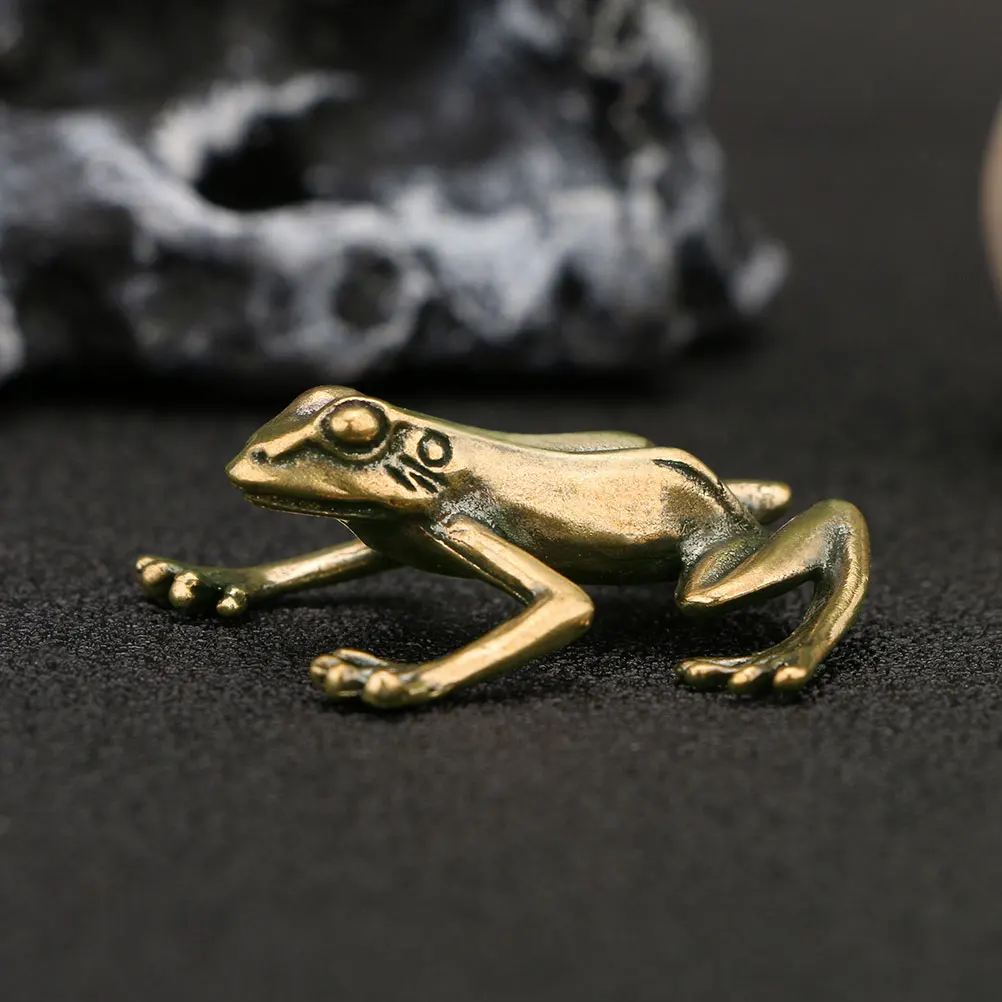 

Frog Shaped Brass Craft Animal Statue Decor Desktop Ornament Exquisite Small Golden Retro Copper Adornment Vintage
