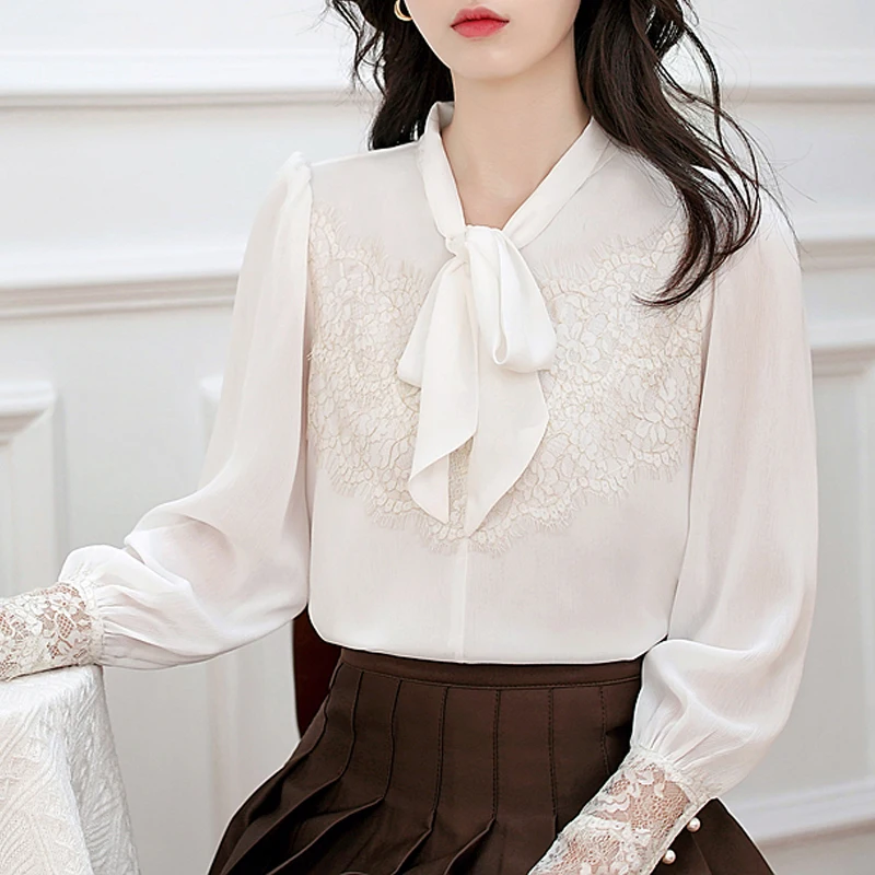Camicetta da donna bianca con cuciture in pizzo chic 2025 Camicie da festa stile preppy dolce e carino per ragazze da donna Top casual Femme