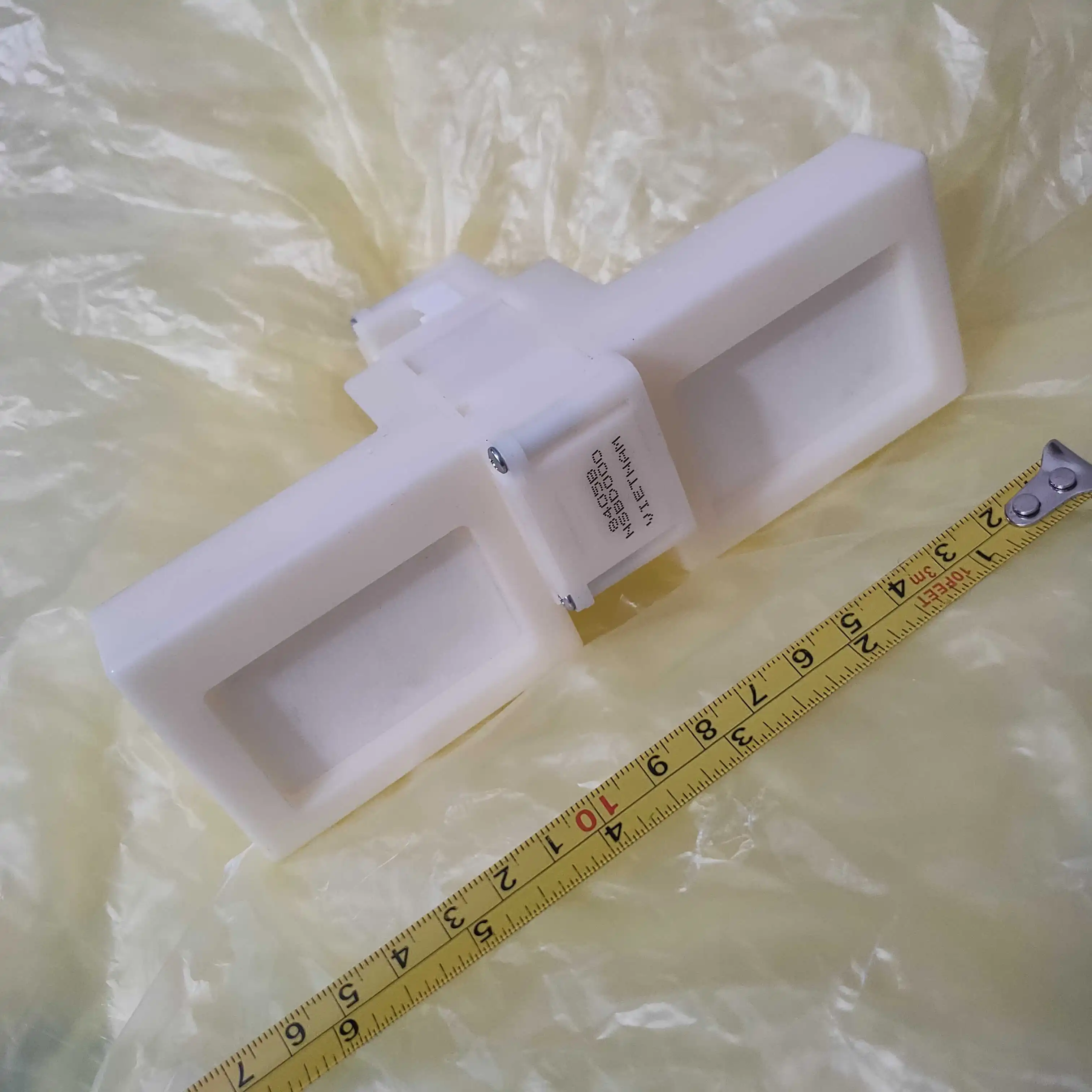 

Подходит для электрического демпфера холодильника Haier 0064001405A.