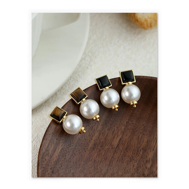 

European and American high-end light luxury tiger's eye stone black agate earrings niche imitation pearl stud earrings