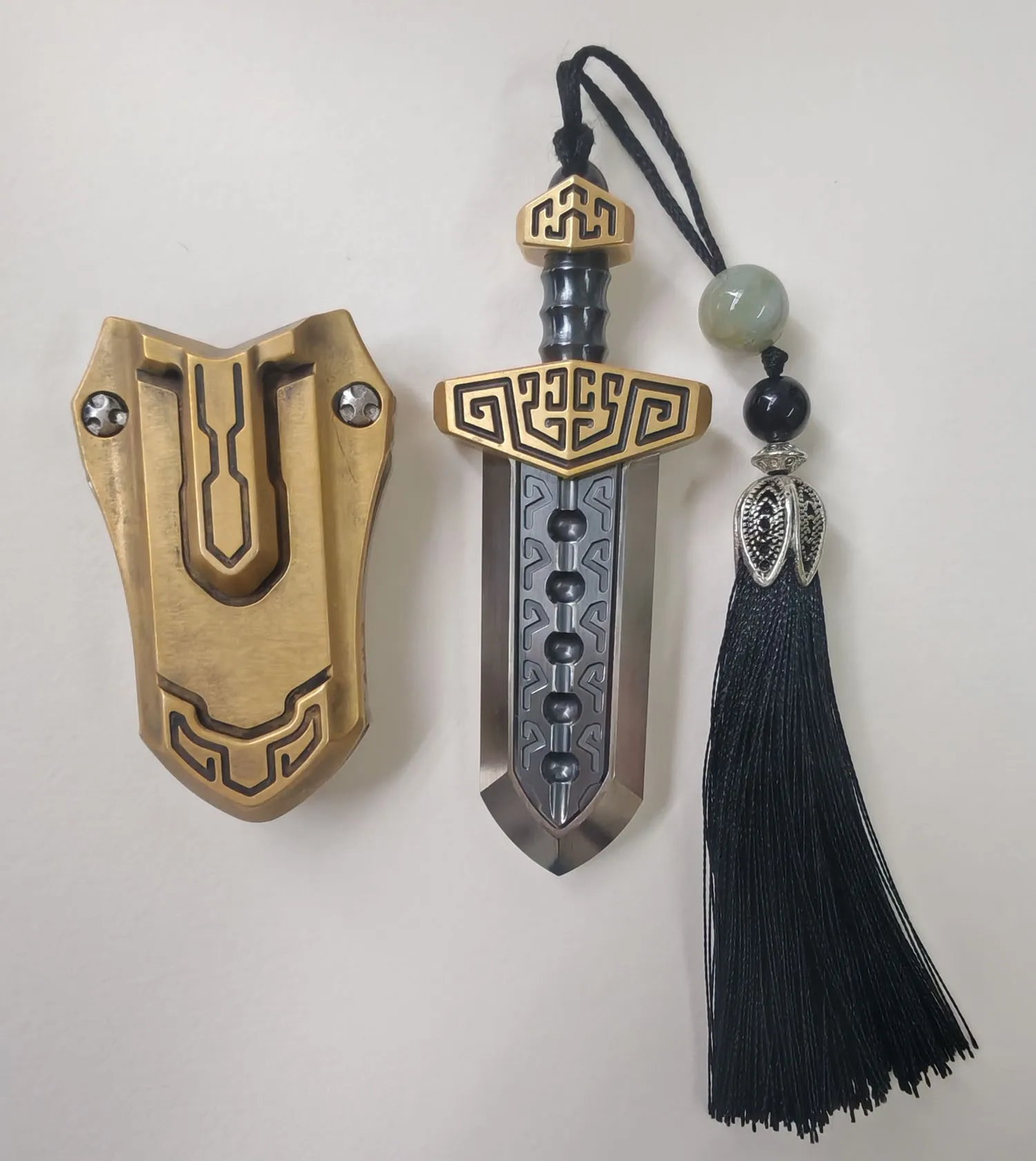 Used Edc To Play Ulezhi Taia Sword EDC Push Card, Bronze Model, with Scabbard and Lanyard, Complete Accessories, Complete