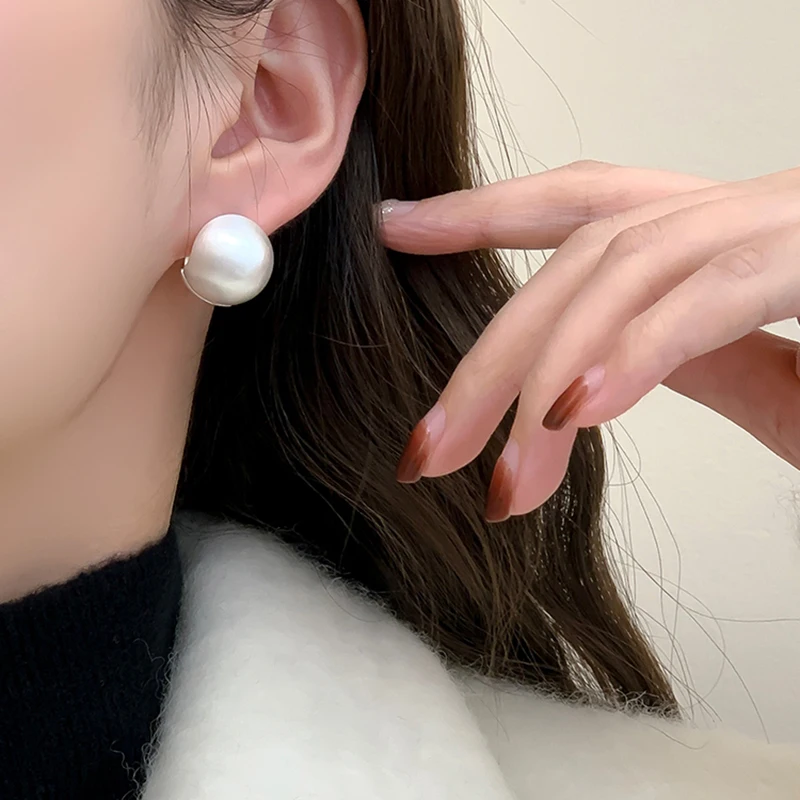 French Fashionable Brushed Metal Ball Ear Buckle 2023 Premium New Jewelry For Women‘s and Girl’s Christmas Accessories Earrings