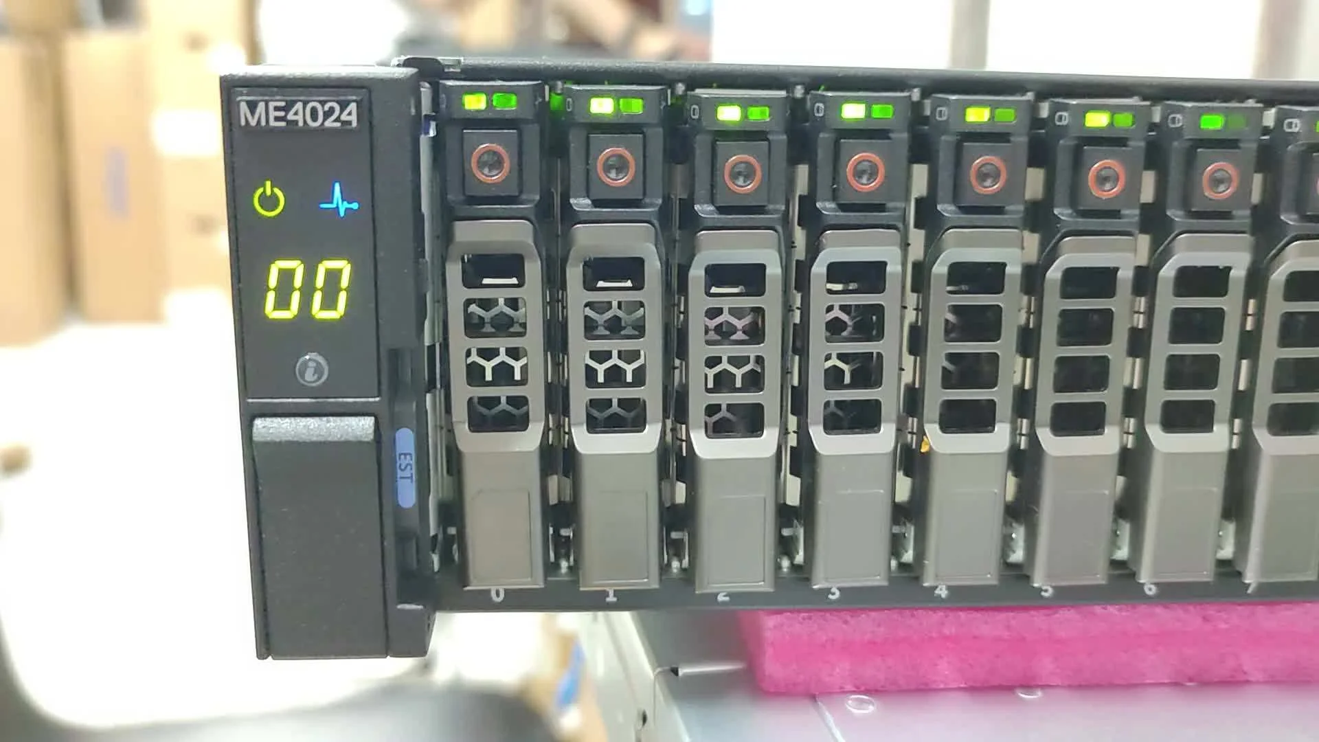 خادم تخزين أصلي من Dell PowerVault ME5024 بتحكم مزدوج 16 جيجا (24*2.5) EMC Me5024 #4