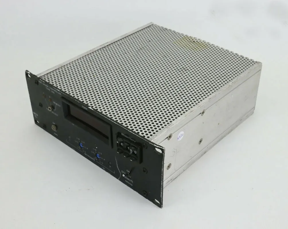 CONTROLLER GAUGE ION TYPE 290 MKS (PARTI) 290-04 Controller manometro ionico MKS