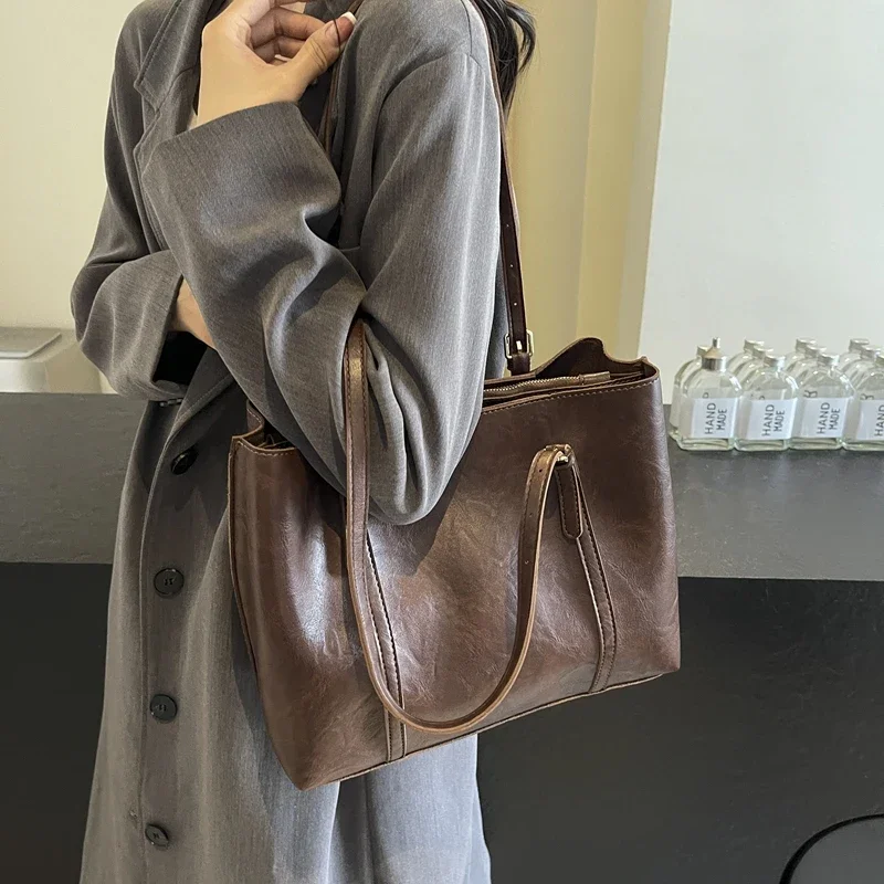 LEFTSIDE Retro PU Leather Shoulder Tote Bags for Women 2024 Winter Y2K Winter New Fashion Trend Underarm Bag Female Handbags