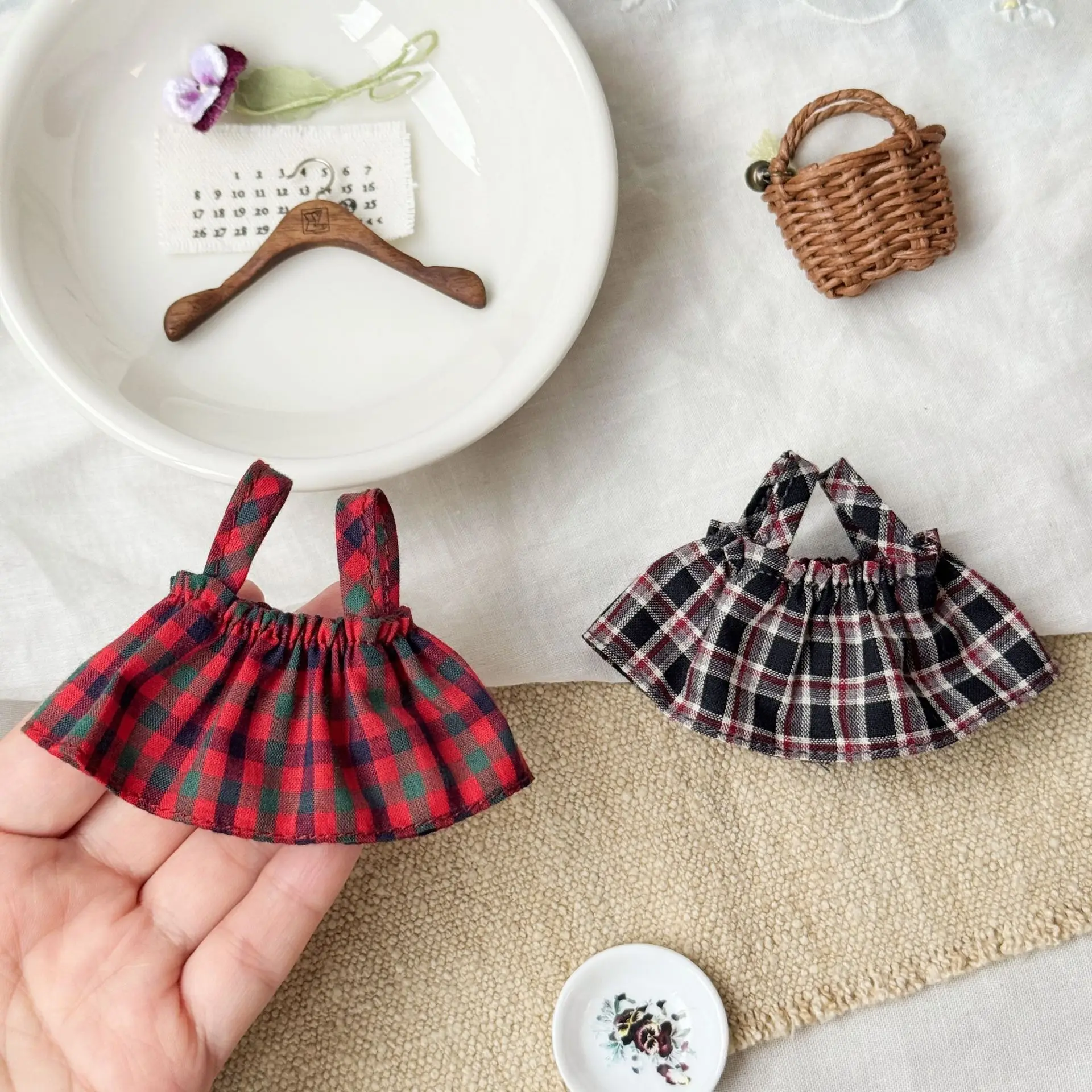Sling Spring and Summer Checkered Camisole Dress for Collectible Doll，fits 10-17cm Dolls Clothing Accessories，Doll Not Included