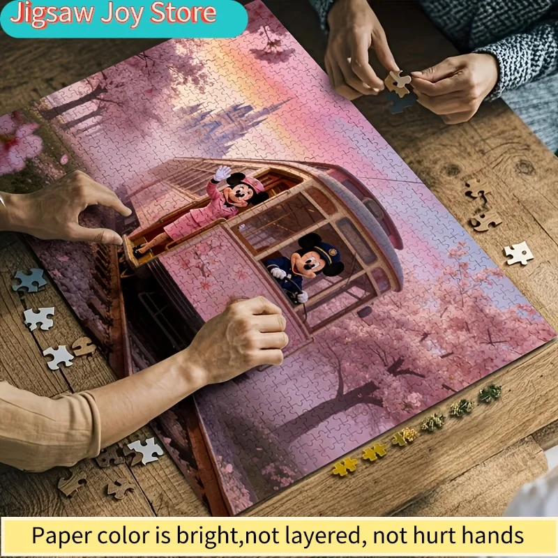 Rompecabezas 2D Plano de 1000 Piezas de Disney Mickey y el Tranvía de Flores de Cerezo - Construcción de Trenes del Castillo, Rompecabezas Temático Rosa para, Regalo de San Valentín