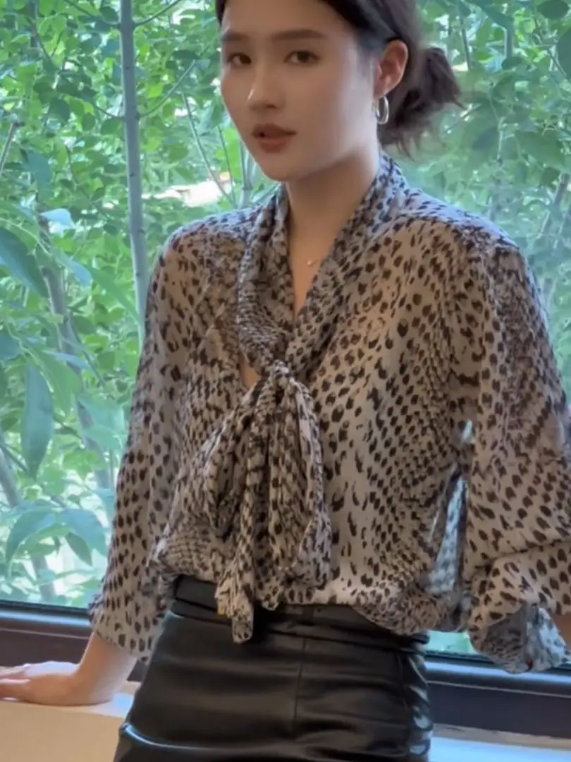 

Женская повседневная рубашка с длинным рукавом и принтом в стиле ретро, свободного кроя, с V-образным вырезом, на пуговицах, в корейском стиле