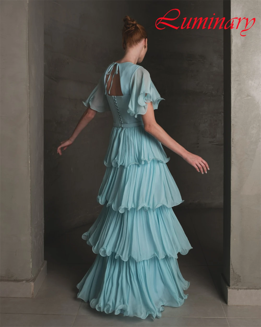 

Роскошное шифоновое вечернее платье по индивидуальному заказу. Изысканные многоярусные платья для выпускного вечера со шлейфом. Современные платья с квадратным воротником для особых случаев.