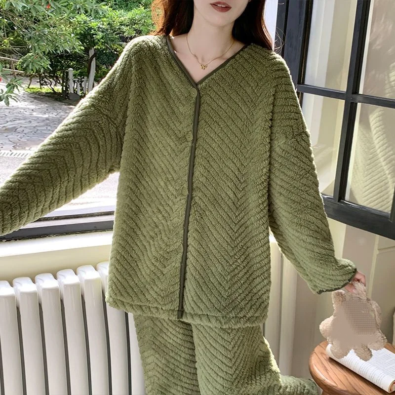 Pijamas de mujer de estilo bosque de lana coral, ropa de dormir de otoño e invierno, nuevo modelo de traje, pijama con forro polar, ropa de casa de franela gruesa
