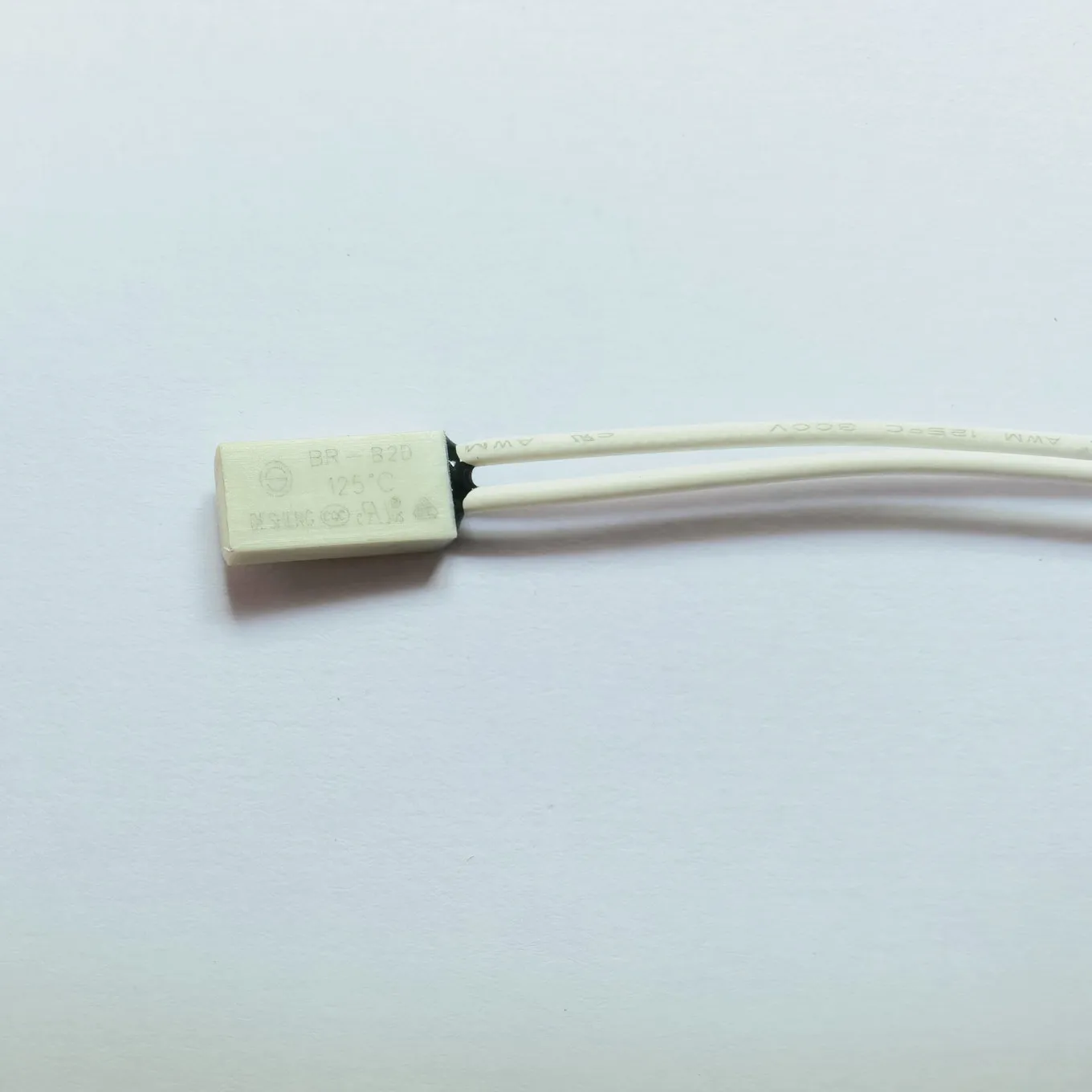 Original new 100% BR-B2D thermal protection thermostat 125 degree temperature control switch