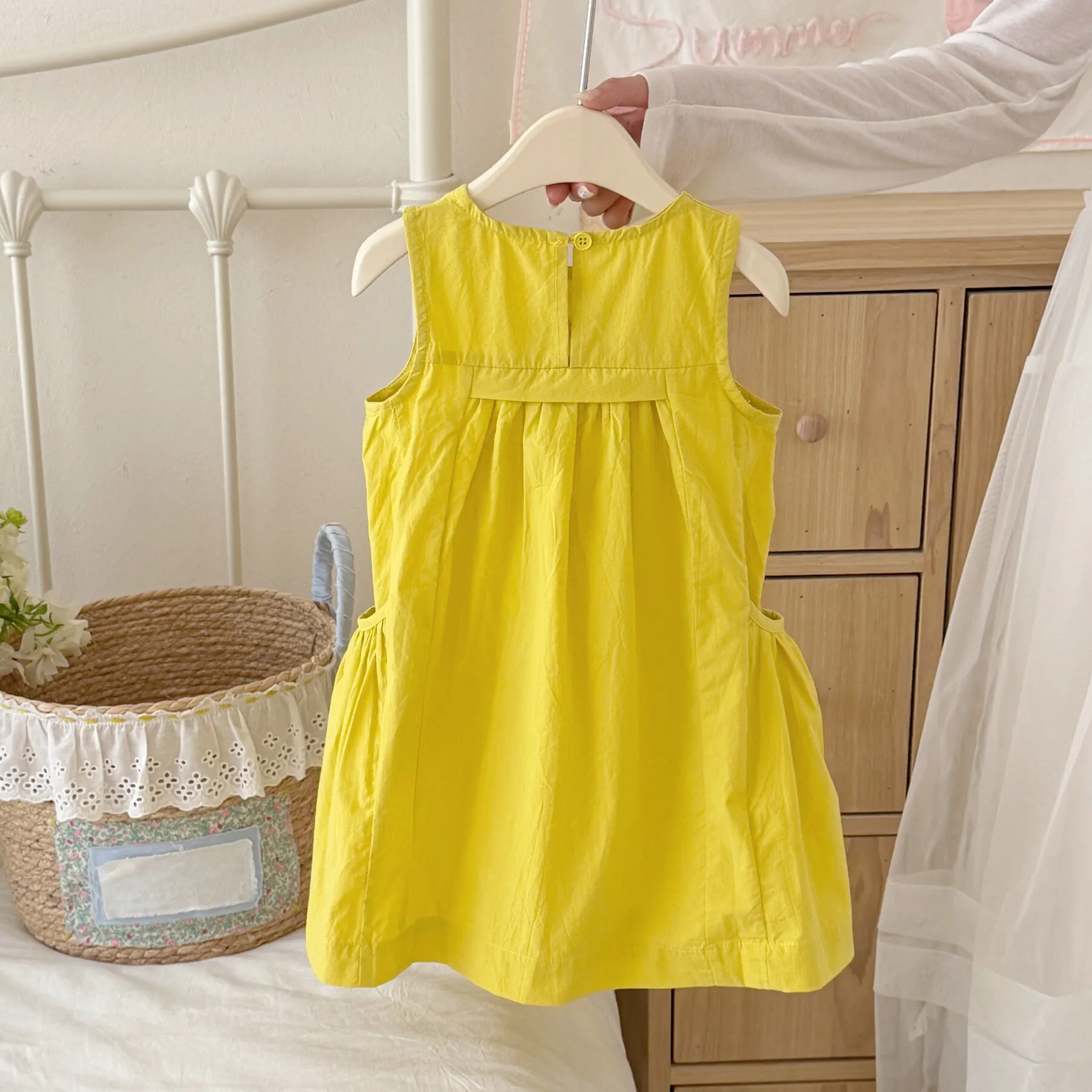 2026 Summer New Girls Bright Yellow Dress with Pockets and Ruffles Stylish Princess Dress for Babies Childrens Summer Clothing