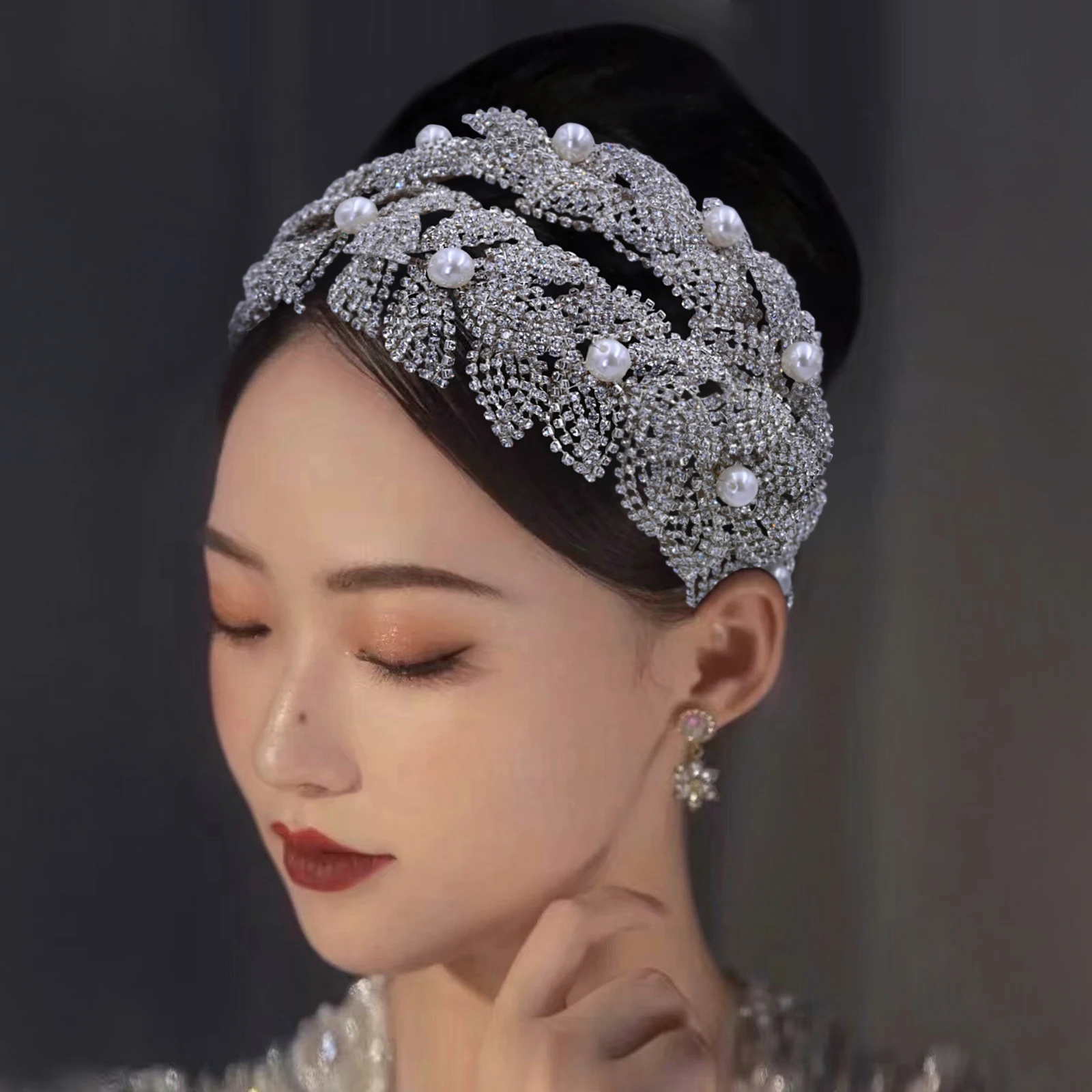 Large Pearls In Wedding Headband Leaf-Shaped Rhinestones Bridal Hair Accessory Luxury Hair Ornament For Bride Fashionable Jewel