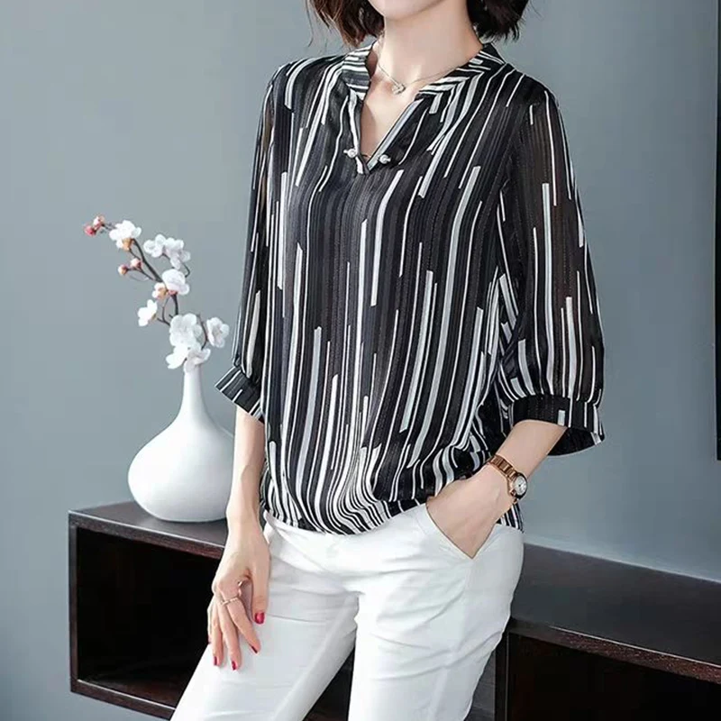 Casual Vintage Striped Printing Chiffon Shirt Summer 2024 New V-Neck Three Quarter Sleeve Loose Pullovers Blouse Ladies Clothing