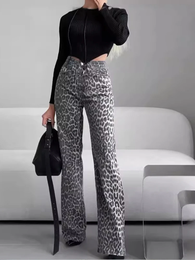 

Chic Women's High Waist All Leopard Print Denim Jeans Pant Comfortable Fit Slightly Flare Pants Female Streetwear Trousers