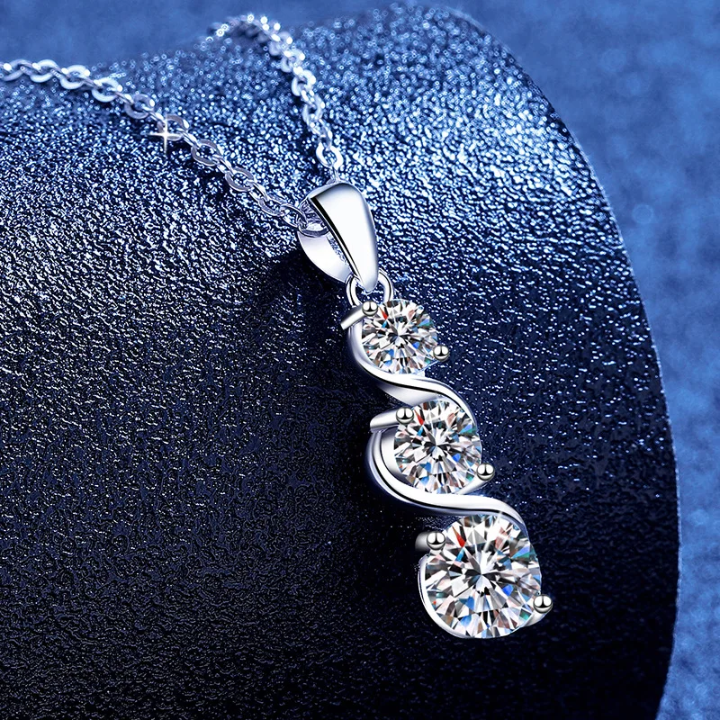 Hot Selling European and American Full Set Moissanite Pendant,Classic Surround Necklace,Creative Platinum PT95018K Gold Necklace