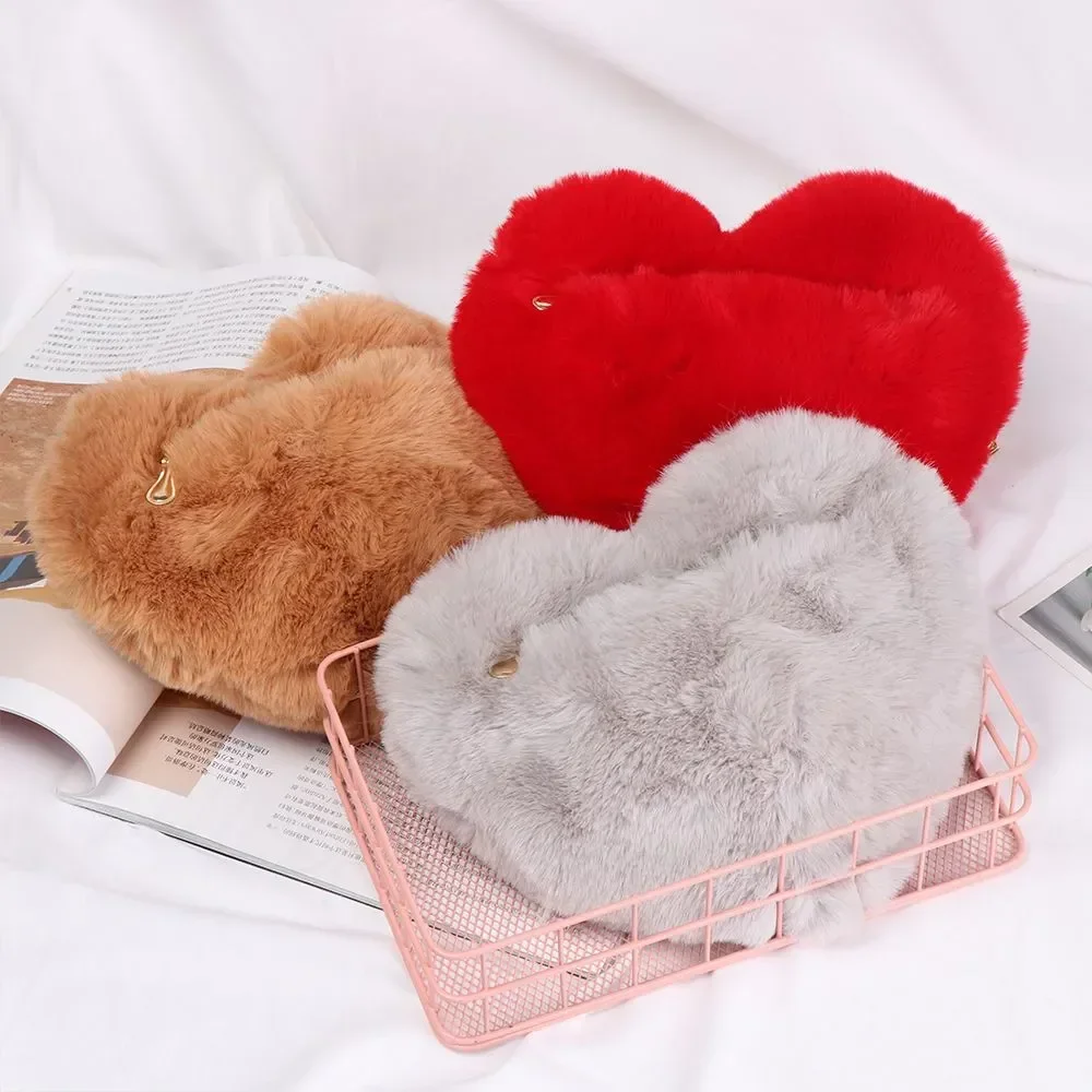 Fashion Soft Faux Fur Heart Shaped Shoulder Bag Cute Fluffy Crossbody Handbag Mini Shoulder Chain Bag Messenger Bag