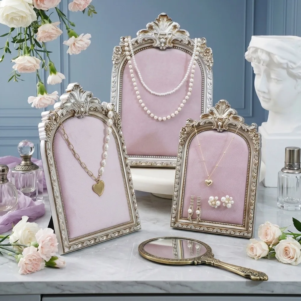 Velvet Lining Jewelry Display Stand Three-dimensional Pattern Flannel Lining Jewelry Storage Rack Gold Pattern Resin