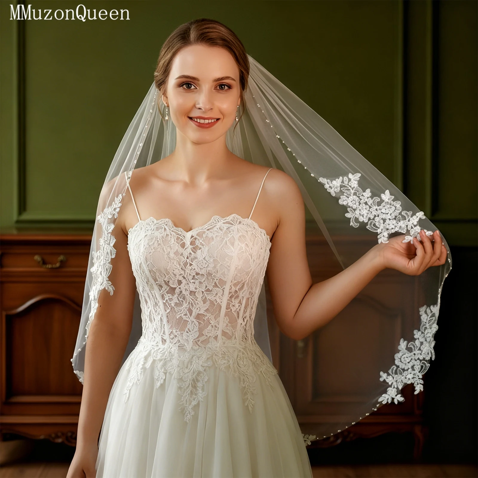 

Свадебная фата TOPQUEEN с кружевным декором, изысканная отделка жемчугом, 1 слой, свадебные аксессуары, настраиваемая, V303