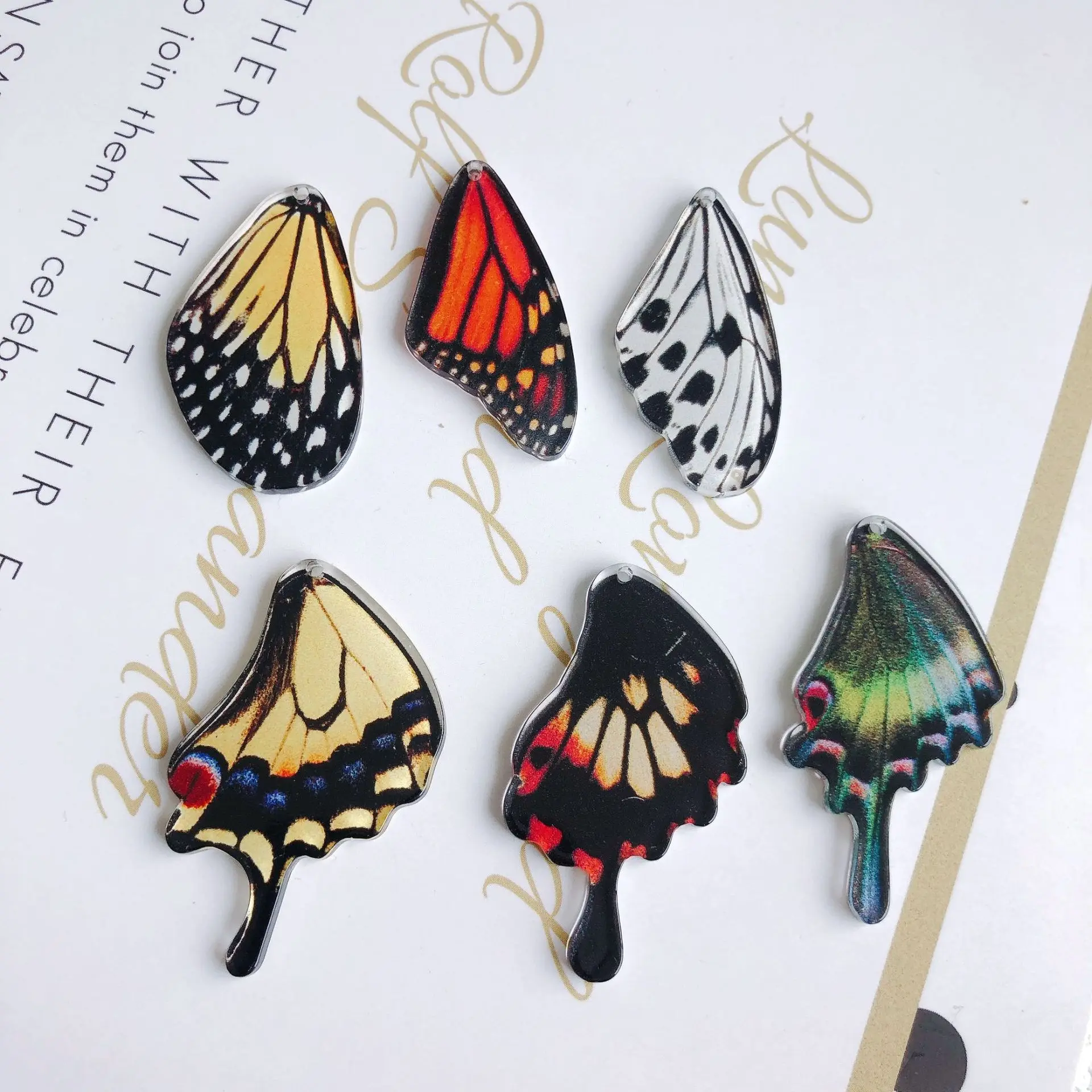 

DIY Jewelry Accessories Beautiful Butterfly Wings Shape Colorful Resin Charms Ornament Necklace Pendant Material 50pcs