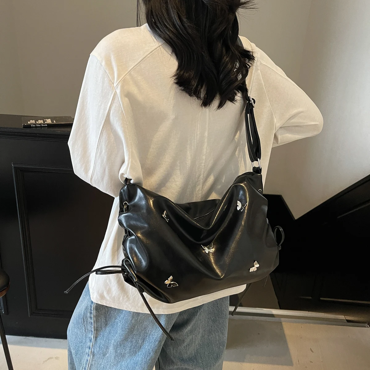 

New Fashionable Versatile Women's Large Capacity PU Leather Single Shoulder Crossbody Bag Simple Casual Commuter Storage Bags