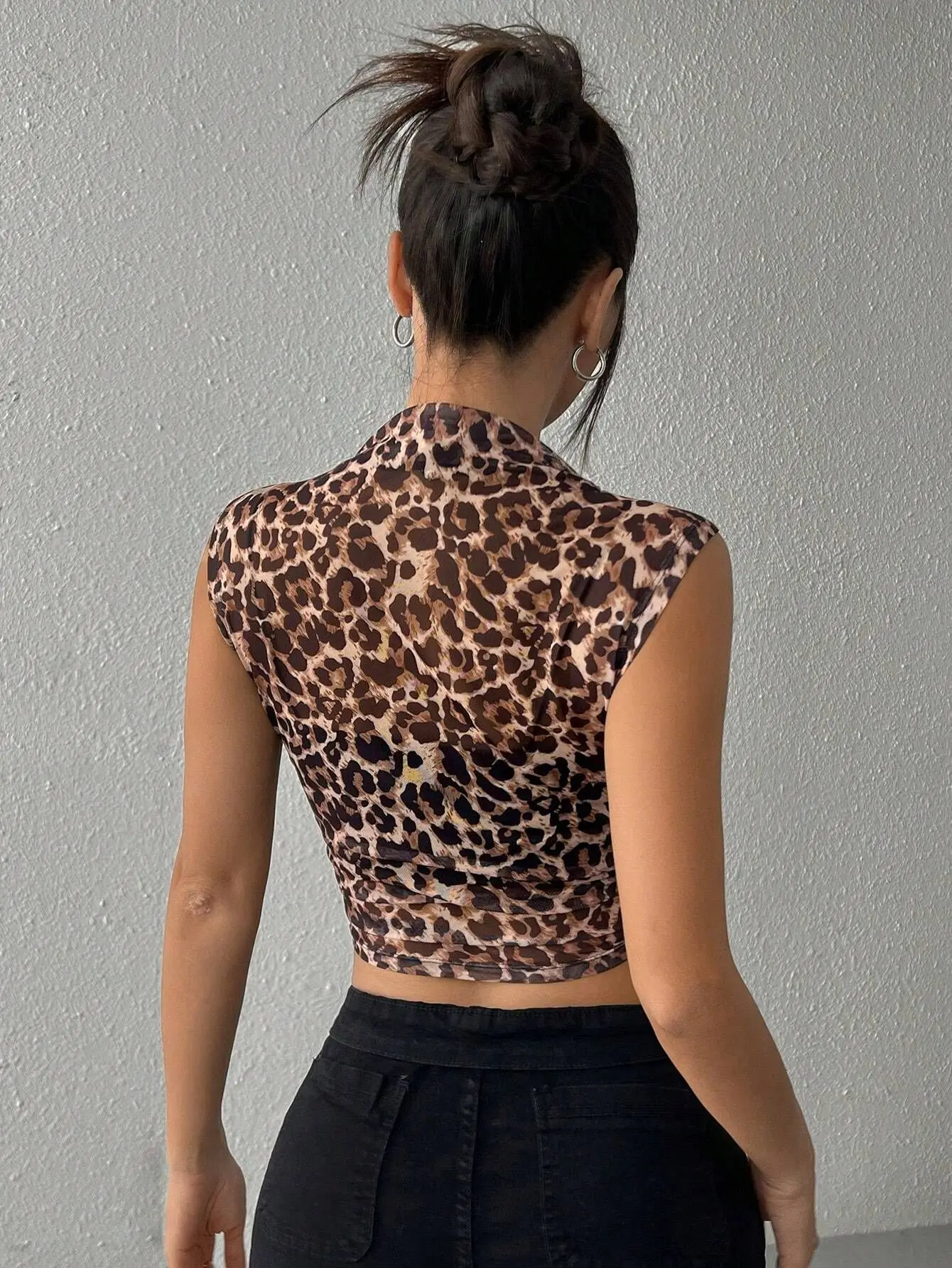 Summer new style women's blouse - slim fit, no sleeves, leopard print, V-neck, sexy women's T-shirt