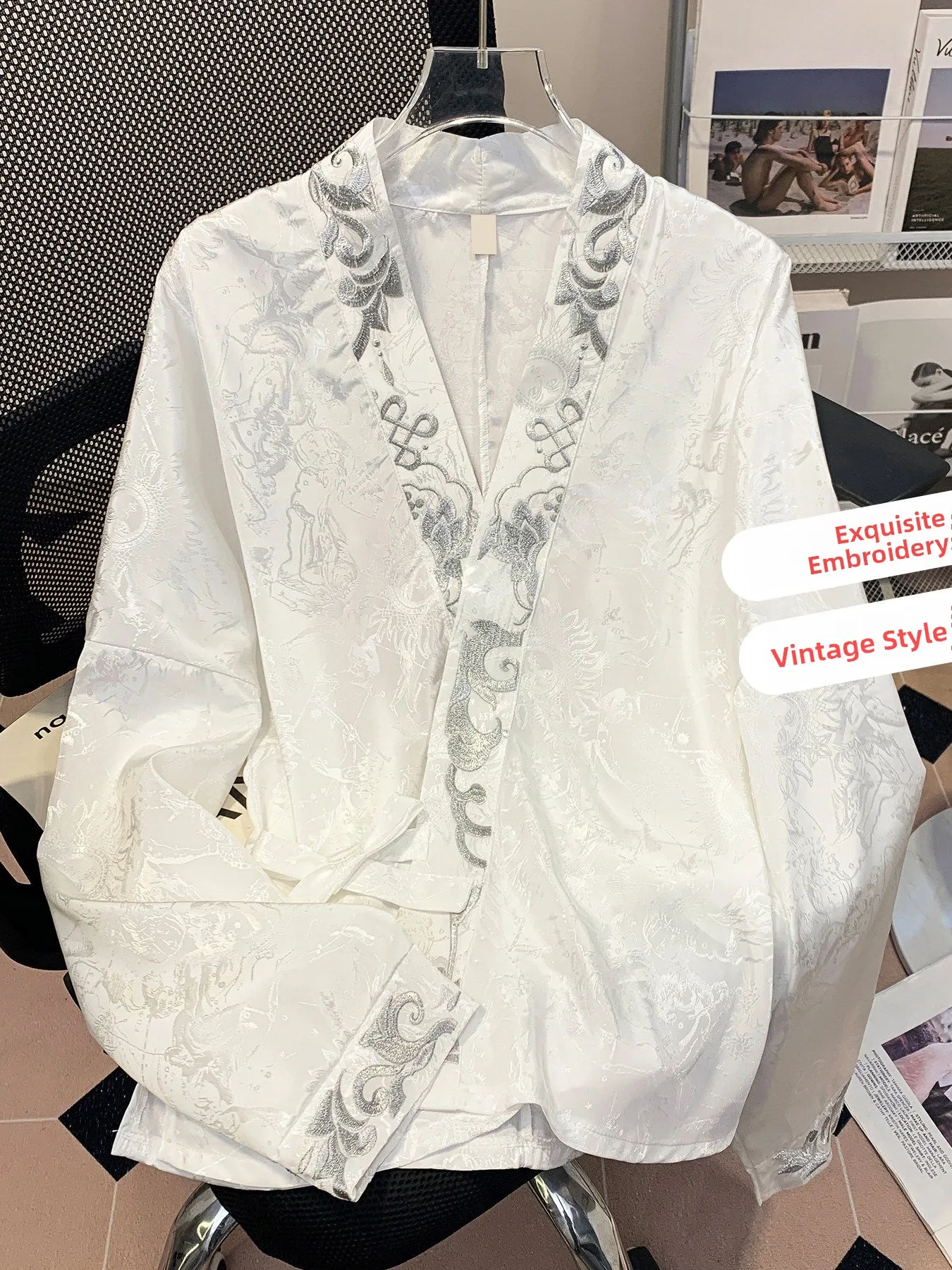 

Spring 2026 Chinese Sle Embroidered Long Sve irt Loose V-Ne Women's Retro Top Faion New National Trend Loose Belted