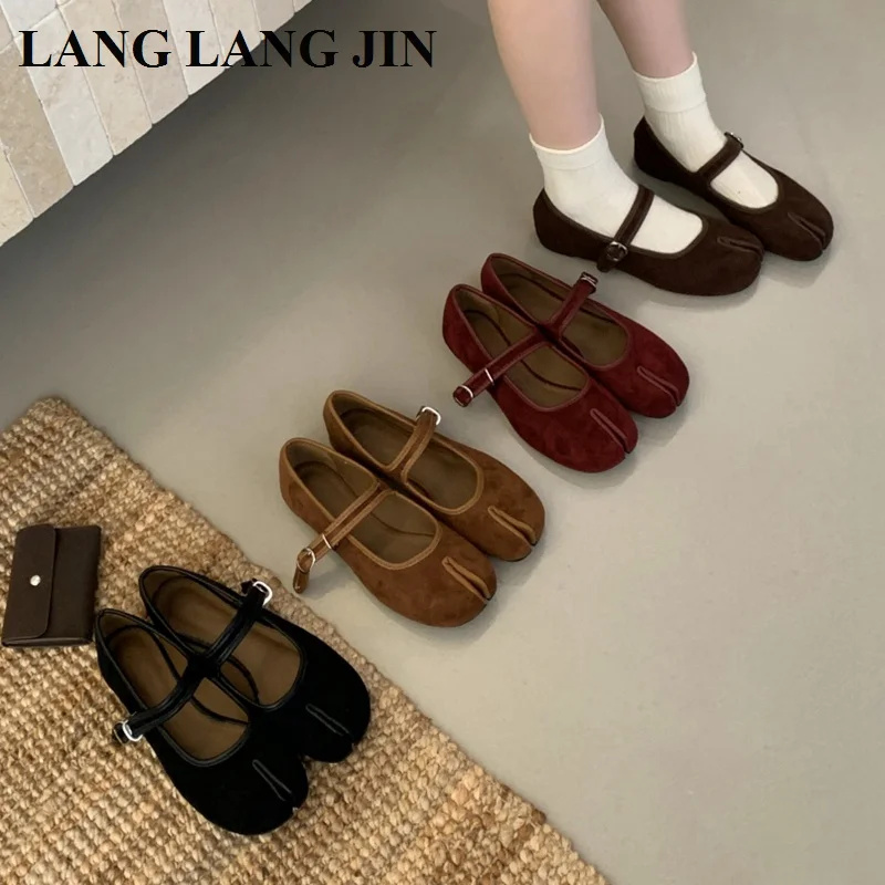 2025 Fashion Women Split Toe Mary Jane Lolita Flats Ladies Retro Vintage Kawaii Designer Suede Loafers Elegant Ladies Ballerinas